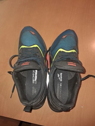 Zapatillas Reebok Negras y Azules Talla 41