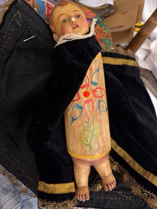 Antigua escultura de madera folk / Niño Jesús