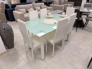 Mesa de cristal con 6 sillas