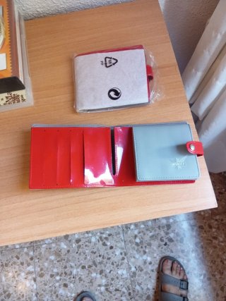2 Carteras Smirnoff Rojas