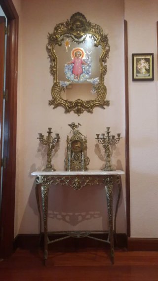 Consola y Espejo Estilo Clásico
