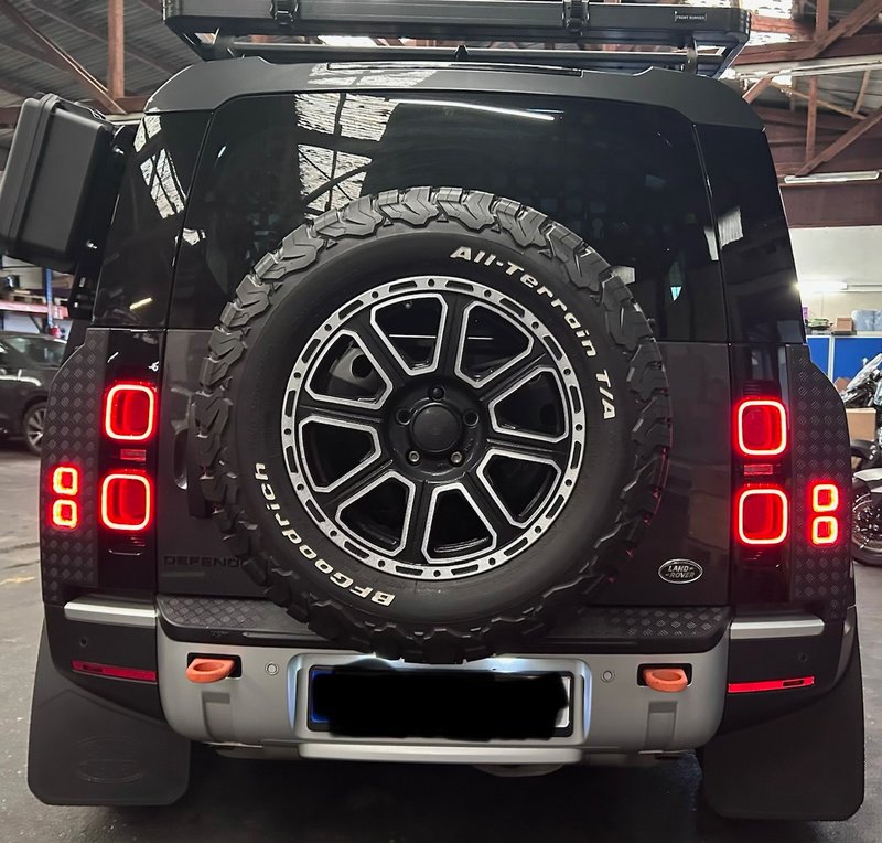 Land Rover Defender 2.0 P SI4 90 Auto 4WD 2022