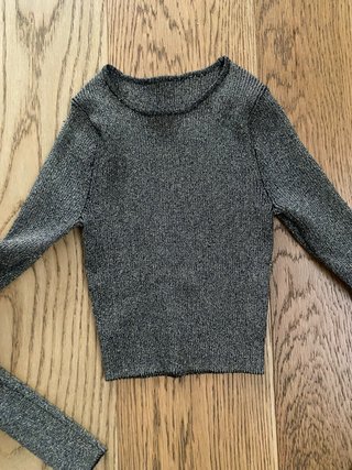 Camiseta Zara brillo negro y dorado