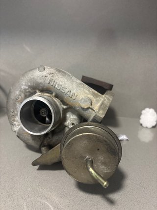 Turbo Nissan RB25DET NEO OEM.