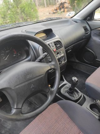 Mitsubishi Carisma 2001