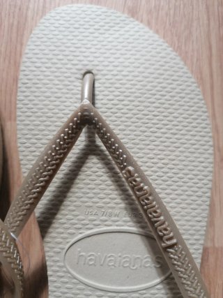 Sandalias Havaianas Doradas y Plateadas