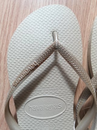 Sandalias Havaianas Doradas y Plateadas