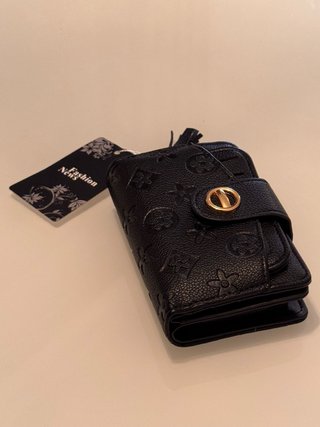 Cartera Monedero Negra con Grabado Floral