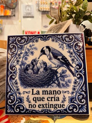 Azulejo decorativo Cautivo de Málaga y mas.