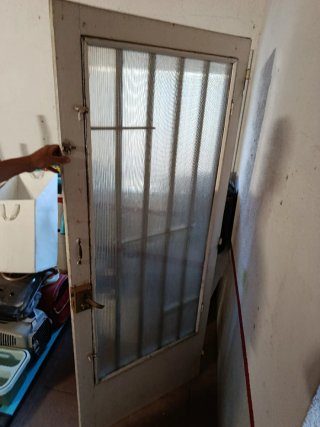 Puerta madera maciza