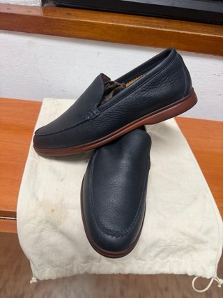 Mocasines Gucci color azul marino casi negro