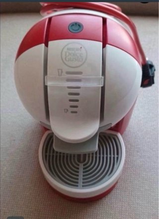 Cafetera Dolce Gusto Automática. Apenas usada