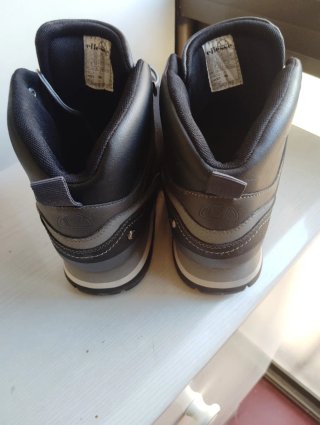 Botas Ellesse Negras Talla 45