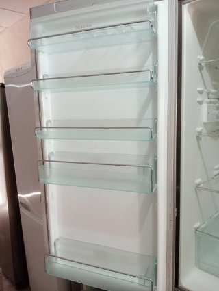 Frigorífico Combi Miele Inox 2m Alto
