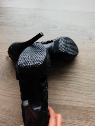 Sandalias de tacón Zara negras