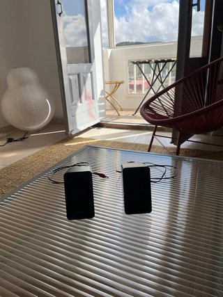 2 Altavoces Trust + Amplificador. Color Negro.