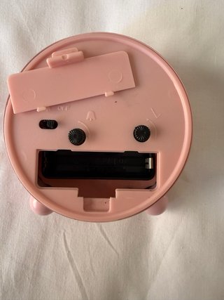 Reloj despertador rosa