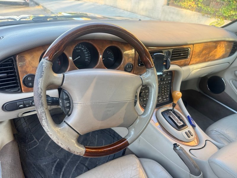 Jaguar XJ 2000, foto 2
