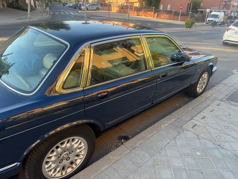 Jaguar XJ 2000, foto 3
