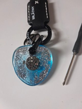 Llavero Artesanal con Reloj y Purpurina