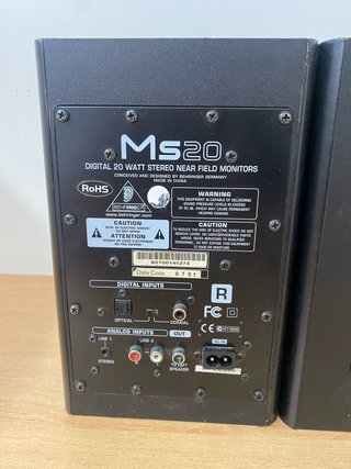 Altavoces Behringer MS20 Negros