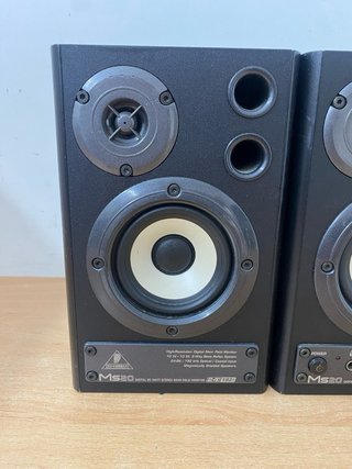 Altavoces Behringer MS20 Negros