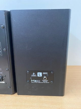 Altavoces Behringer MS20 Negros
