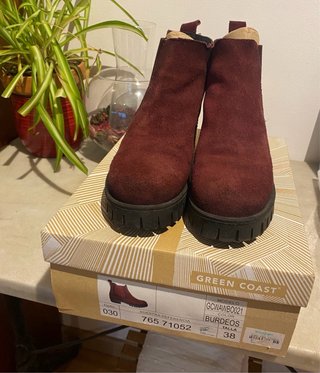 Botines de ante color burdeos nº 38