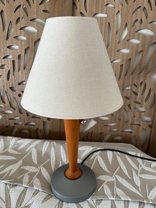 Lámpara de mesa pie madera