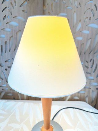 Lámpara de mesa pie madera