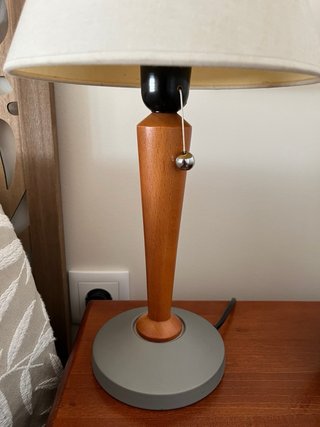 Lámpara de mesa pie madera