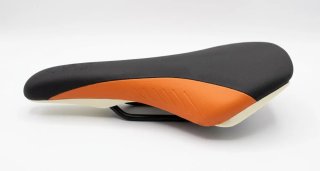 Sillín Fi'zi:k Nisene Wing Flex Negro/Naranja