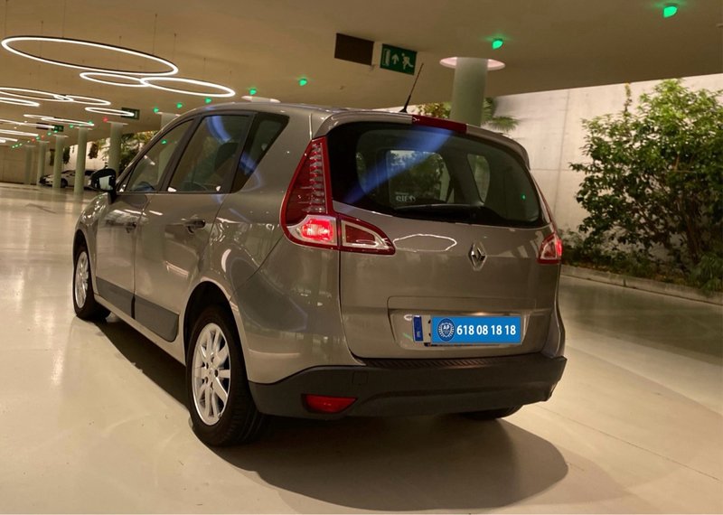 Renault Scénic 1.6 Emotion 2010, foto 2