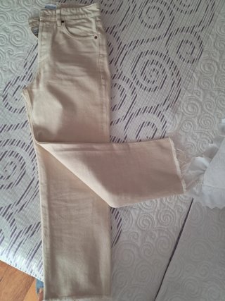 Pantalón Zara beige mujer