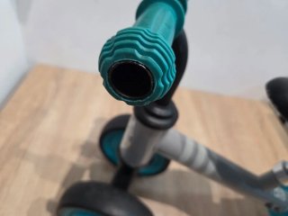 Triciclo mini correoasill9s sin pedales