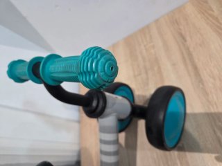Triciclo mini correoasill9s sin pedales