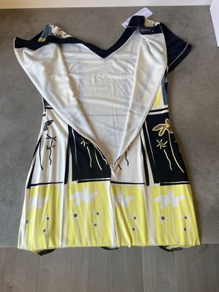 Vestido estampado floral talla M