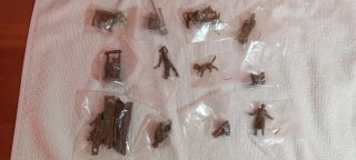 45 figuras de belén metálicas a escala