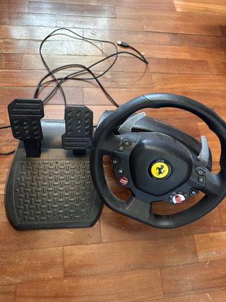 Volante Ferrari Thrustmaster