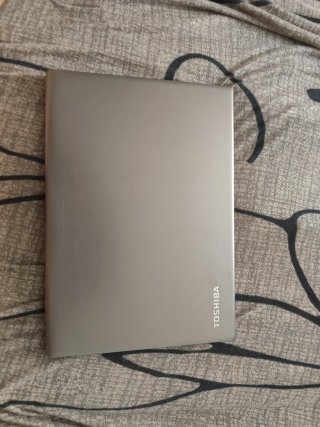 Portátil Toshiba Plata