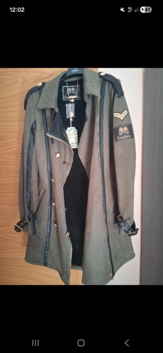 Abrigo Camaleónica militar verde y negro