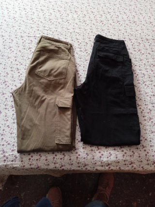 2 Pantalones cargo verde militar y negros