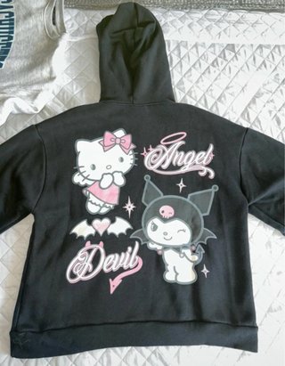 Sudadera Hello Kitty y Kuromi Negra