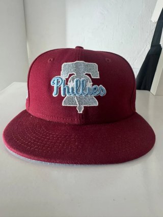 Gorra Phillies Roja y Plateada
