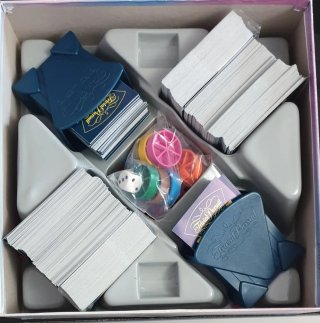 JUEGO DE MESA "TRIVIAL PURSUIT"