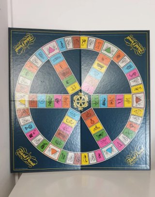 JUEGO DE MESA "TRIVIAL PURSUIT"