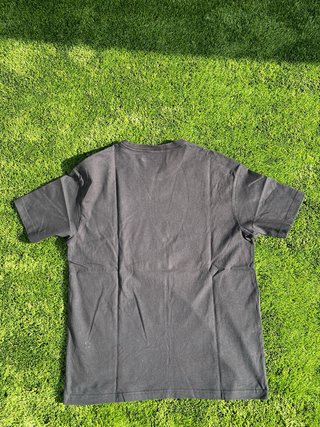 Camiseta Negra Graphic Restless Youth Canasta