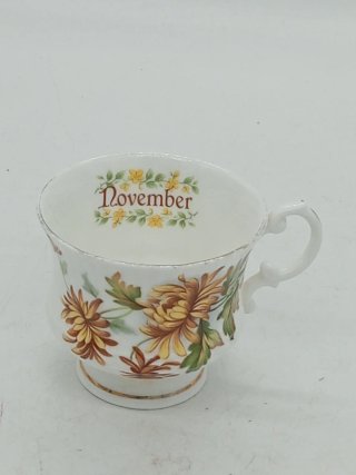 Tazzina Elizabethan November in porcellana