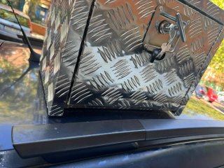 Cajón herramientas aluminio bajo carrocería