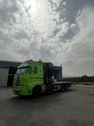 Camión Volvo con Grúa Effer 685-6s